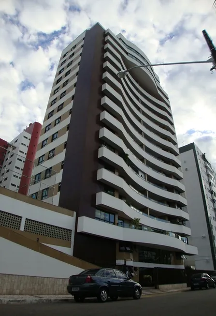 Foto 1 de Apartamento com 4 Quartos à venda, 168m² em Treze de Julho, Aracaju