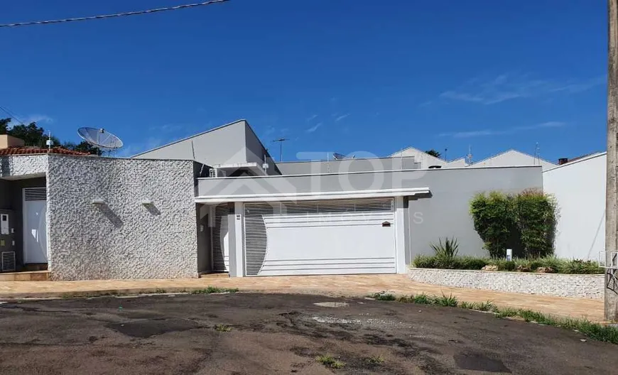 Foto 1 de Casa com 3 Quartos à venda, 222m² em Jardim Citelli, São Carlos