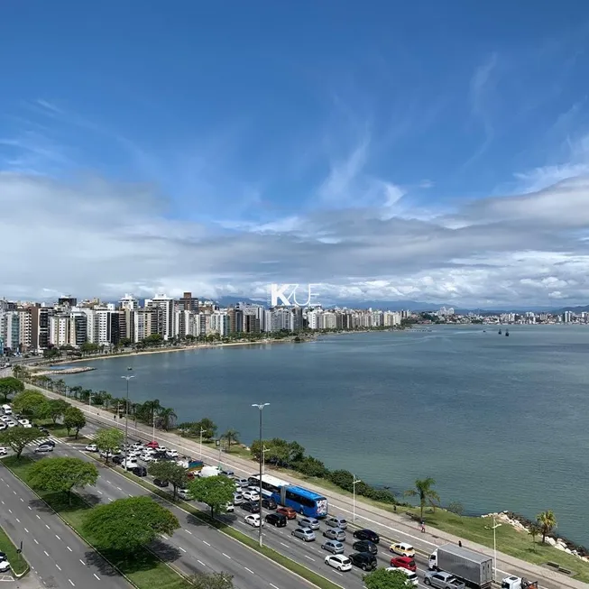 Foto 1 de Apartamento com 4 Quartos à venda, 227m² em Beira Mar, Florianópolis