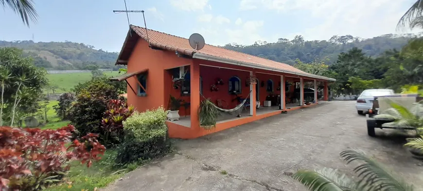 Foto 1 de Fazenda/Sítio com 2 Quartos à venda, 188m² em Ubatiba, Maricá