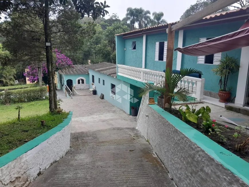 Foto 1 de Fazenda/Sítio com 3 Quartos à venda, 2000m² em Pouso Alegre, Ribeirão Pires