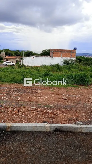 Foto 1 de Lote/Terreno à venda, 198m² em Independência, Montes Claros