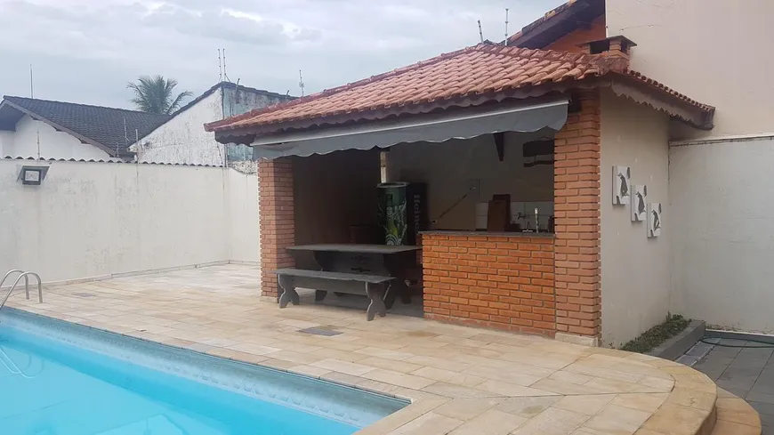 Foto 1 de Casa com 3 Quartos à venda, 125m² em Jardim Icaraiba, Peruíbe