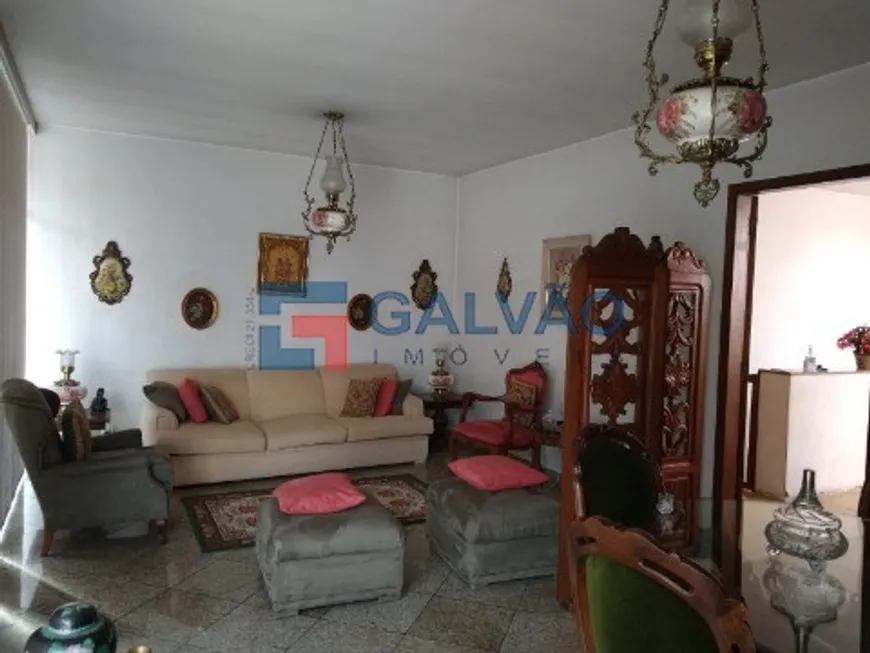 Foto 1 de Sobrado com 3 Quartos à venda, 263m² em Vila Rami, Jundiaí