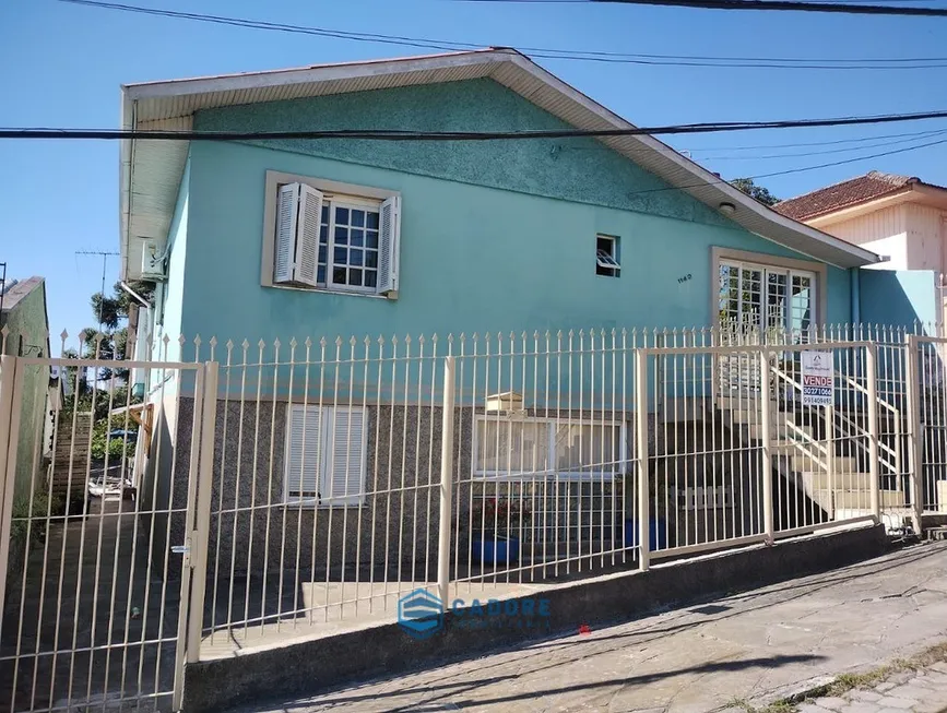 Foto 1 de Casa com 5 Quartos à venda, 208m² em Universitário, Caxias do Sul