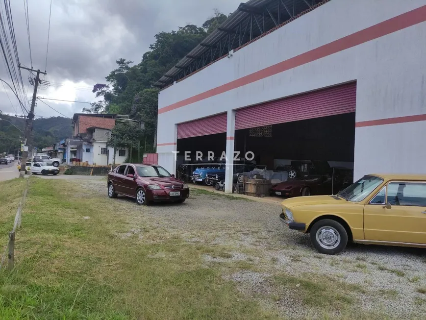 Foto 1 de Galpão/Depósito/Armazém à venda, 550m² em Albuquerque, Teresópolis