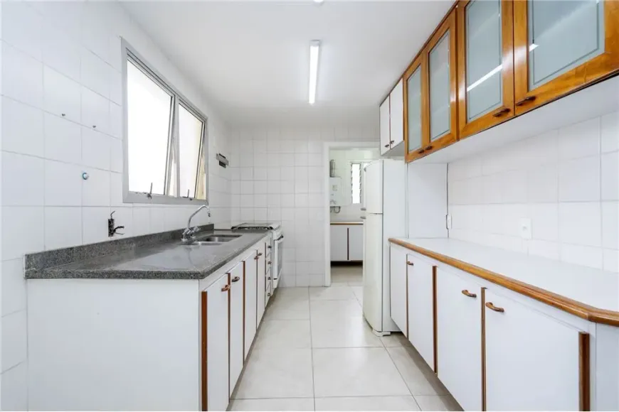 Foto 1 de Apartamento com 3 Quartos à venda, 131m² em Vila Suzana, São Paulo