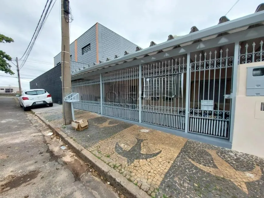 Foto 1 de Casa com 2 Quartos para alugar, 200m² em Jardim Dom Nery, Campinas