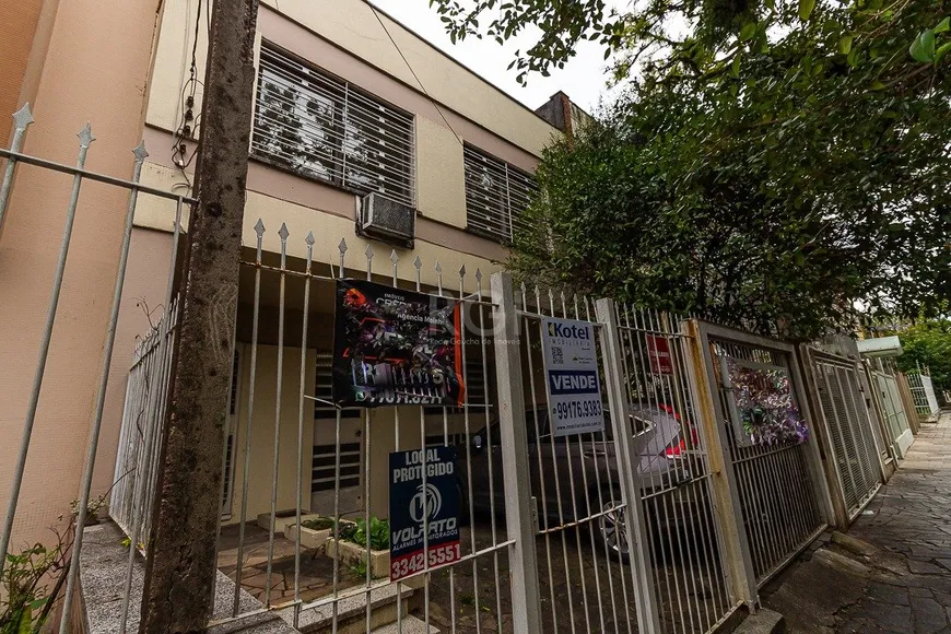 Foto 1 de Lote/Terreno à venda, 44m² em Rio Branco, Porto Alegre