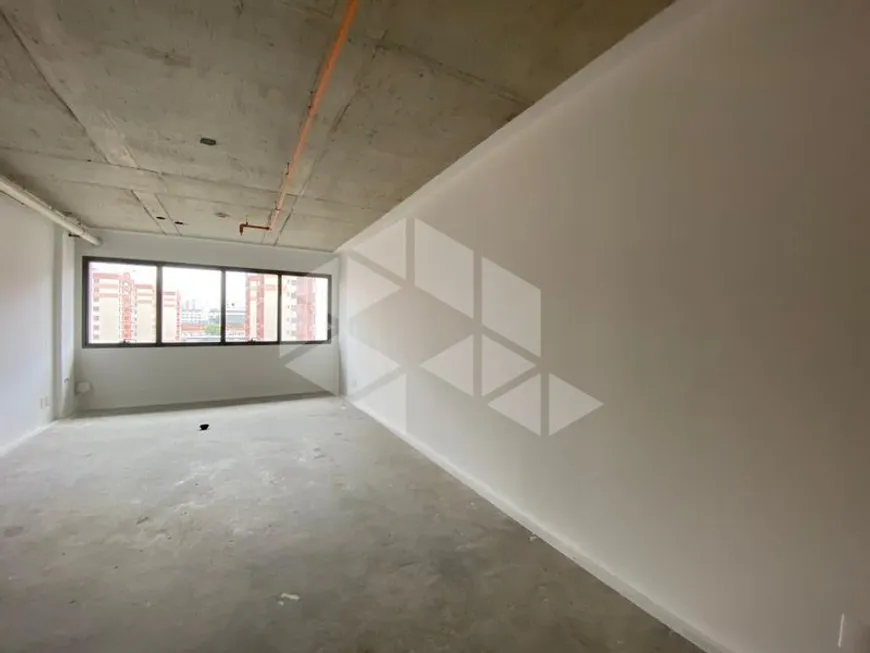 Foto 1 de Sala Comercial para alugar, 39m² em Passo da Areia, Porto Alegre