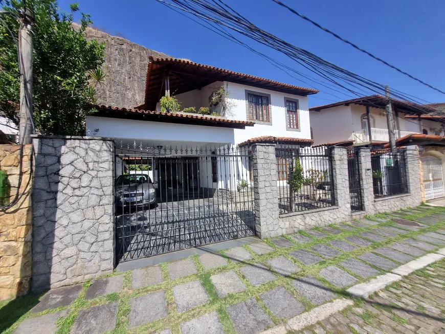 Foto 1 de Casa de Condomínio com 4 Quartos à venda, 278m² em Freguesia- Jacarepaguá, Rio de Janeiro