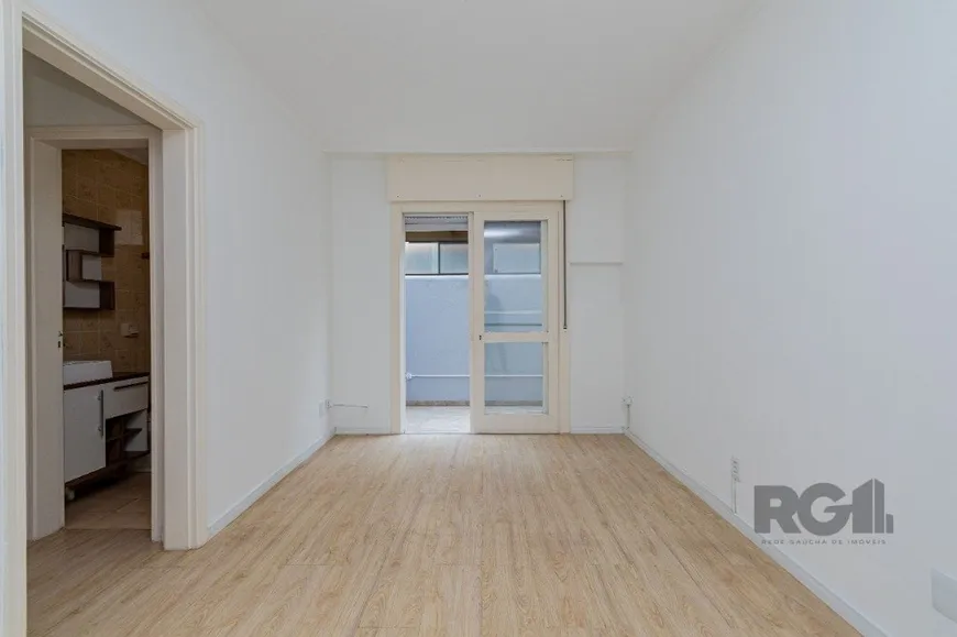 Foto 1 de Apartamento com 1 Quarto à venda, 40m² em Medianeira, Porto Alegre