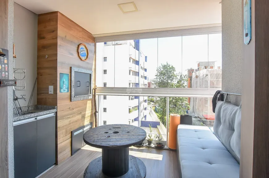 Foto 1 de Apartamento com 2 Quartos à venda, 79m² em Água Verde, Curitiba