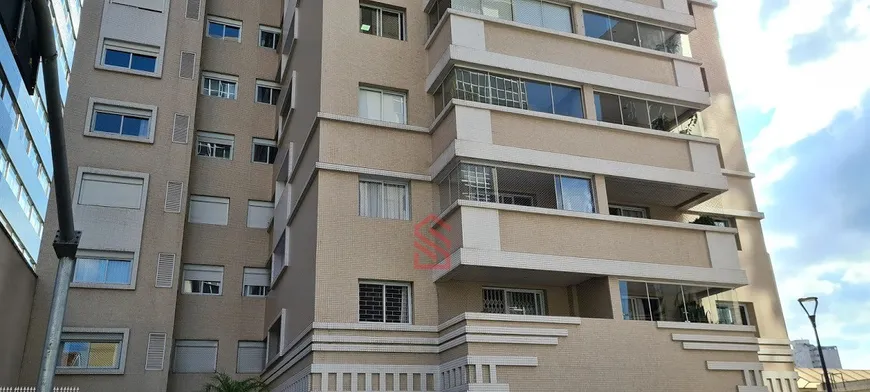 Foto 1 de Apartamento com 4 Quartos à venda, 252m² em Centro, Curitiba