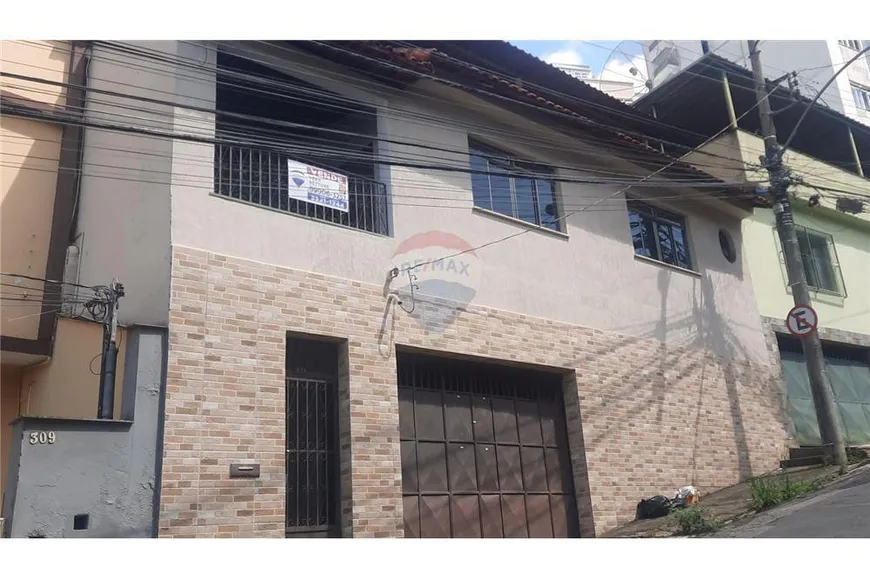 Foto 1 de Casa com 4 Quartos à venda, 205m² em São Mateus, Juiz de Fora