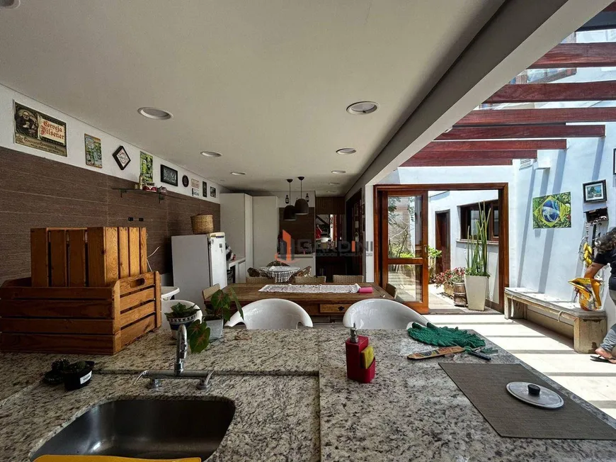Foto 1 de Casa de Condomínio com 5 Quartos à venda, 390m² em Vila Oliveira, Mogi das Cruzes