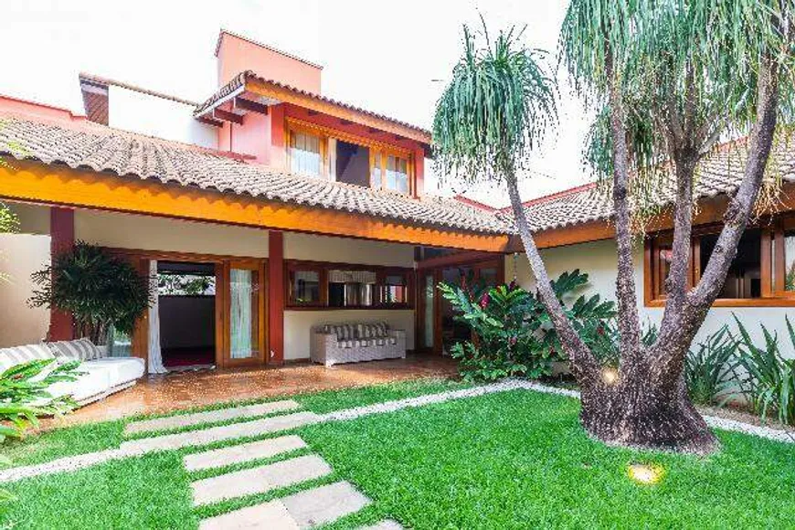 Foto 1 de Casa com 4 Quartos à venda, 440m² em Morada da Colina, Uberlândia