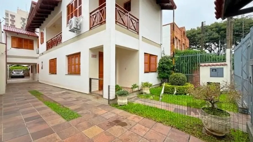 Foto 1 de Casa com 4 Quartos à venda, 240m² em Tristeza, Porto Alegre