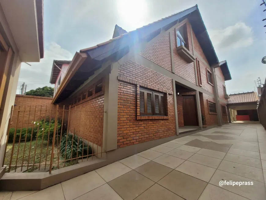 Foto 1 de Casa com 2 Quartos à venda, 264m² em Rio Branco, Canoas