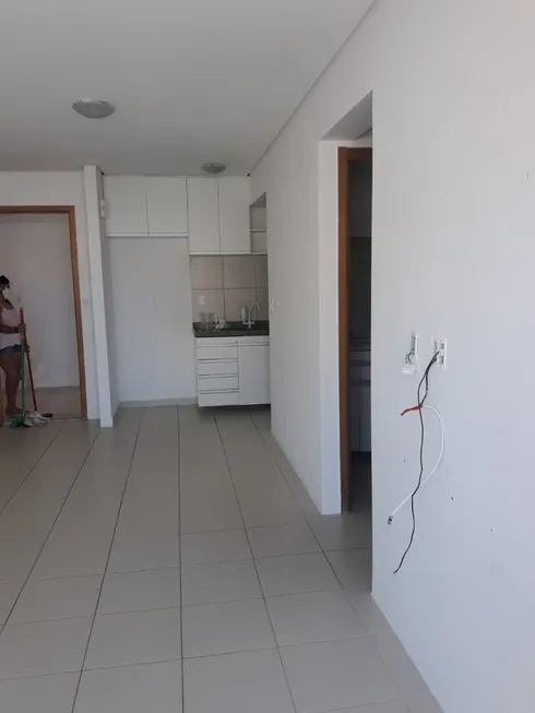 Foto 1 de Apartamento com 2 Quartos à venda, 56m² em Centro, Lauro de Freitas