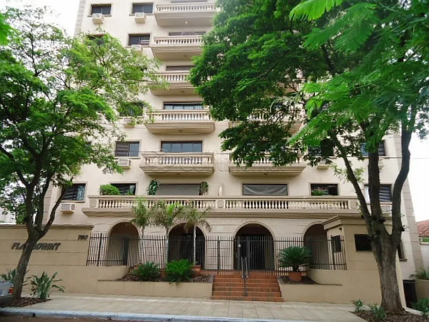 Foto 1 de Apartamento com 3 Quartos para alugar, 60m² em Jardim América, Dourados