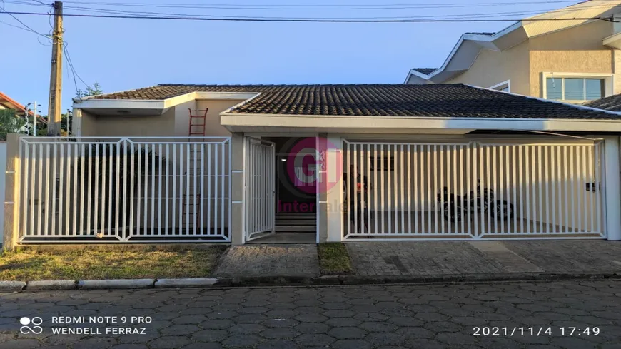 Foto 1 de Casa com 3 Quartos para alugar, 180m² em Jardim Siesta, Jacareí