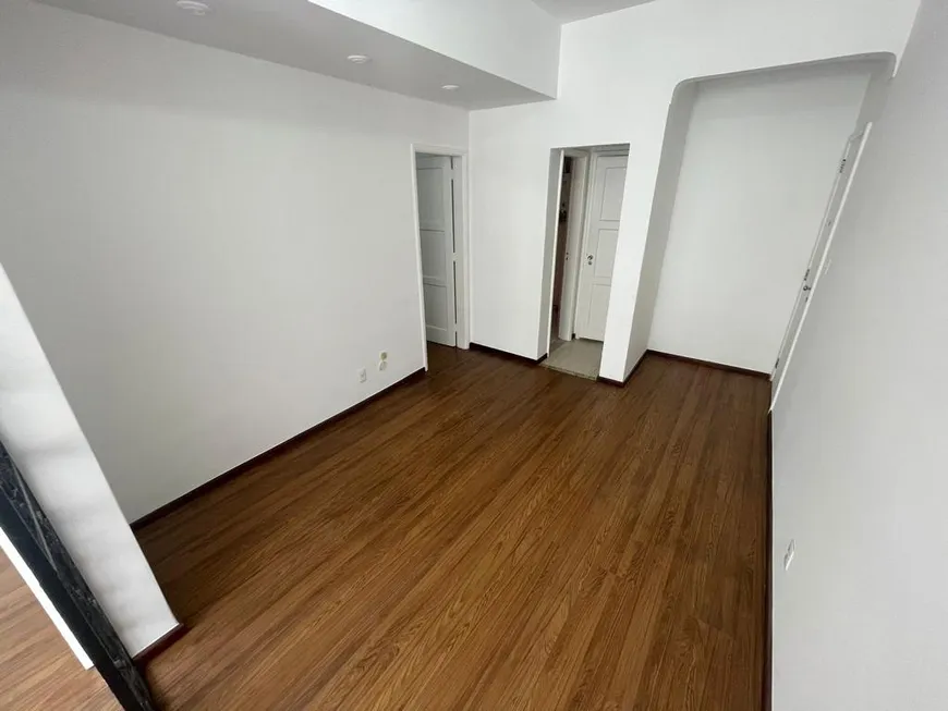 Foto 1 de Apartamento com 2 Quartos à venda, 60m² em Copacabana, Rio de Janeiro