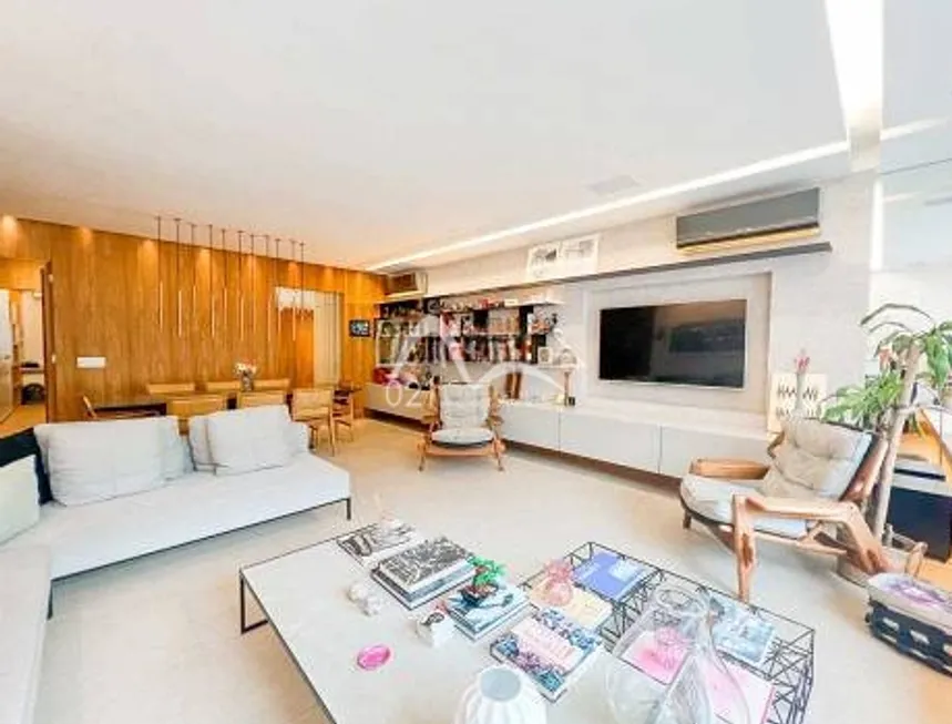Foto 1 de Apartamento com 3 Quartos à venda, 190m² em Lagoa, Rio de Janeiro