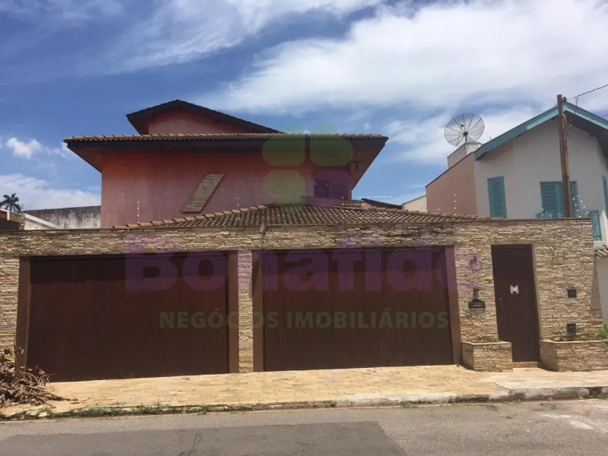 Foto 1 de Sobrado com 3 Quartos à venda, 470m² em Jardim Samambaia, Jundiaí