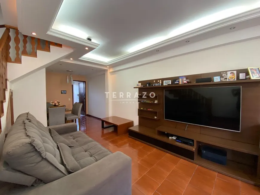Foto 1 de Casa de Condomínio com 2 Quartos à venda, 96m² em Varzea, Teresópolis