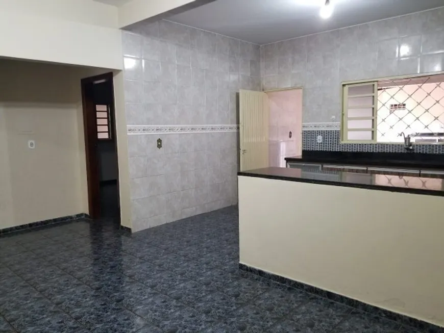 Foto 1 de Casa com 3 Quartos à venda, 295m² em Setor Tradicional, Brasília