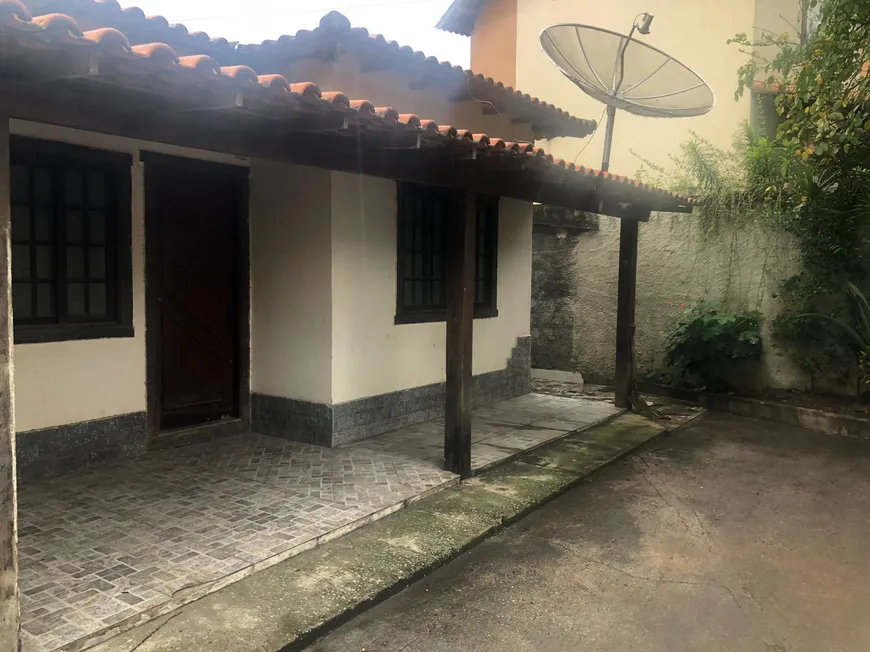 Foto 1 de Casa com 2 Quartos à venda, 90m² em Maria Paula, Niterói