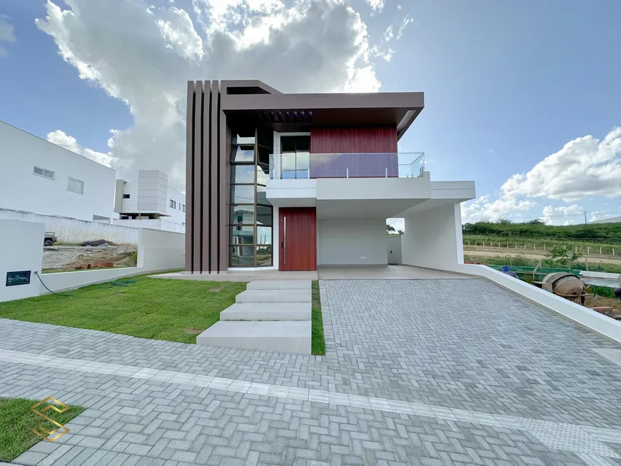 Foto 1 de Casa de Condomínio com 4 Quartos à venda, 245m² em Itararé, Campina Grande