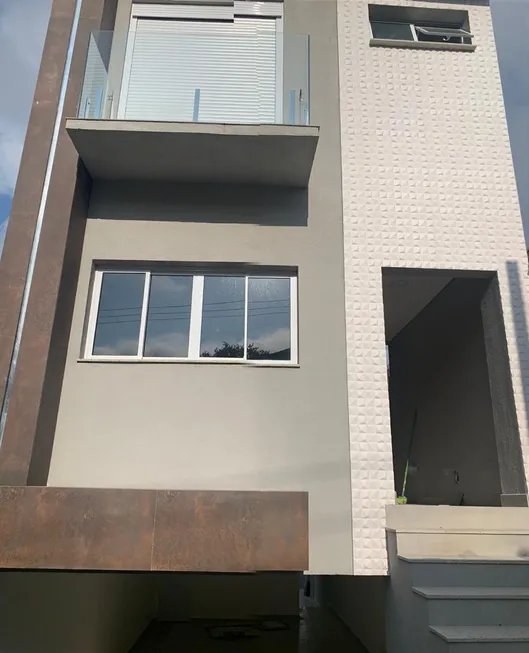 Foto 1 de Sobrado com 3 Quartos à venda, 220m² em Vila Nova Socorro, Mogi das Cruzes