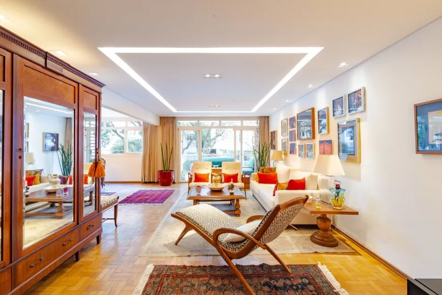 Foto 1 de Apartamento com 3 Quartos à venda, 228m² em Higienópolis, São Paulo
