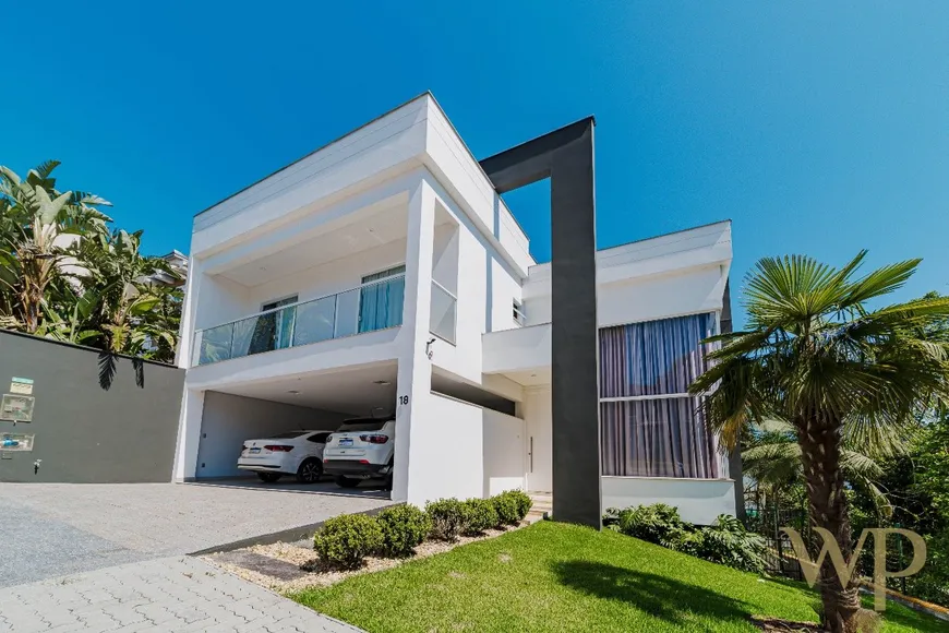 Foto 1 de Casa de Condomínio com 4 Quartos à venda, 367m² em Glória, Joinville