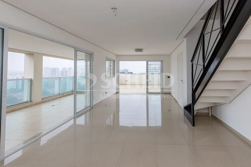 Foto 1 de Apartamento com 3 Quartos à venda, 227m² em Santo Amaro, São Paulo