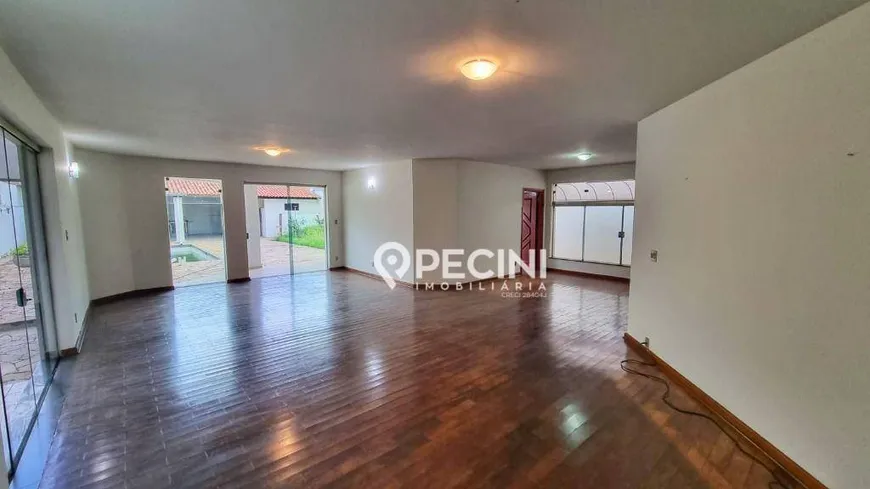 Foto 1 de Casa com 5 Quartos à venda, 452m² em Centro, Rio Claro