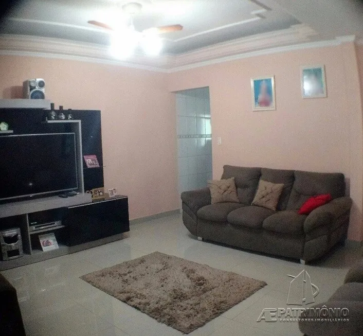 Foto 1 de Casa com 2 Quartos à venda, 140m² em Jardim das Flores, Sorocaba