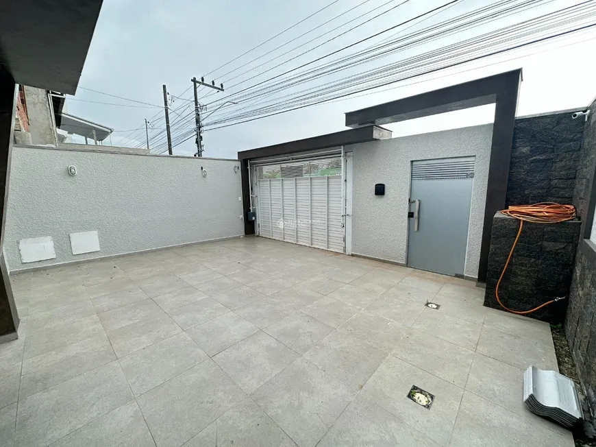 Foto 1 de Casa com 3 Quartos à venda, 188m² em Rio Pequeno, Camboriú
