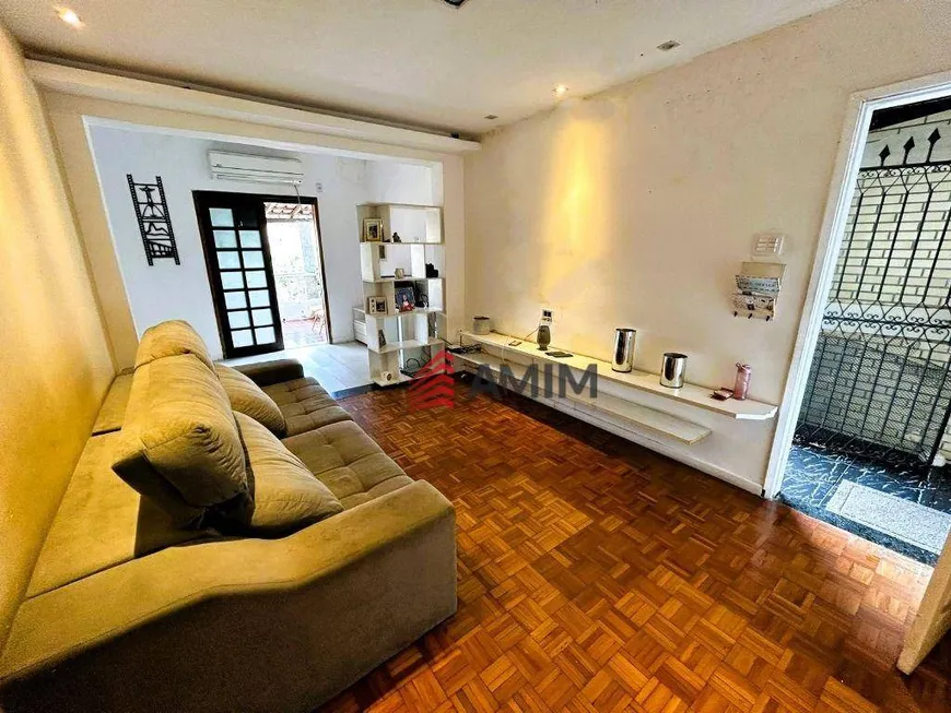 Foto 1 de Casa de Condomínio com 3 Quartos à venda, 230m² em Porto Velho, São Gonçalo