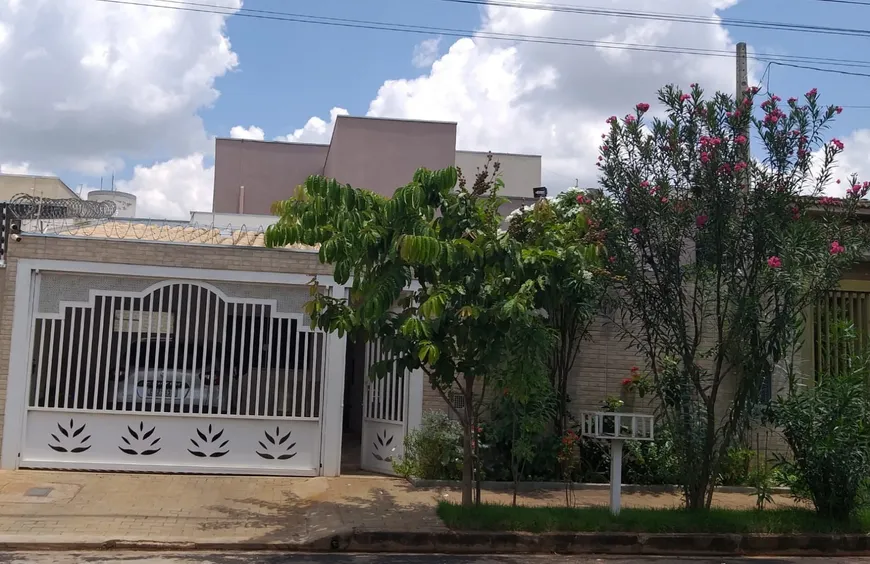 Foto 1 de Sobrado com 3 Quartos à venda, 150m² em Residencial Vista Alegre, São José do Rio Preto