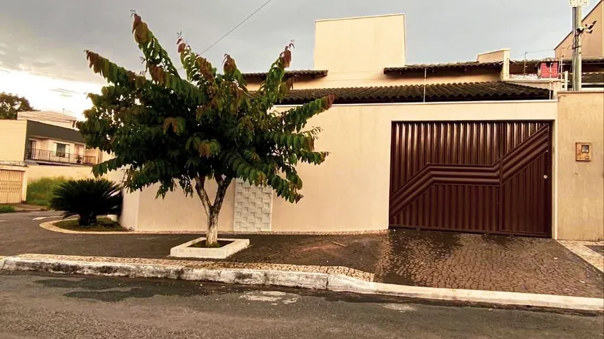 Foto 1 de Casa com 2 Quartos à venda, 62m² em Residencial Moinho dos Ventos, Goiânia