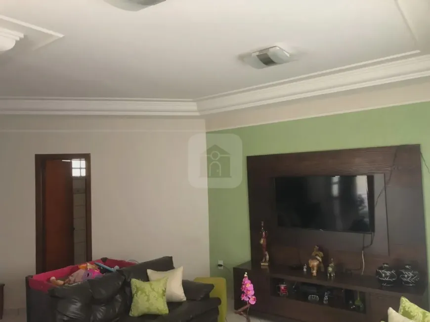 Foto 1 de Casa com 3 Quartos à venda, 185m² em Vigilato Pereira, Uberlândia