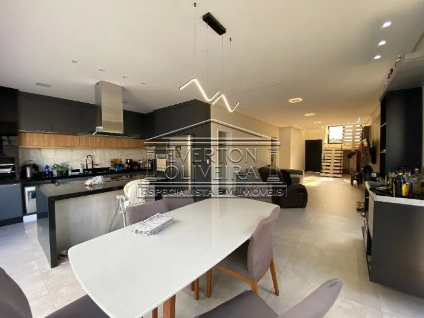 Foto 1 de Sobrado com 3 Quartos à venda, 248m² em Condomínio Residencial Fogaca, Jacareí