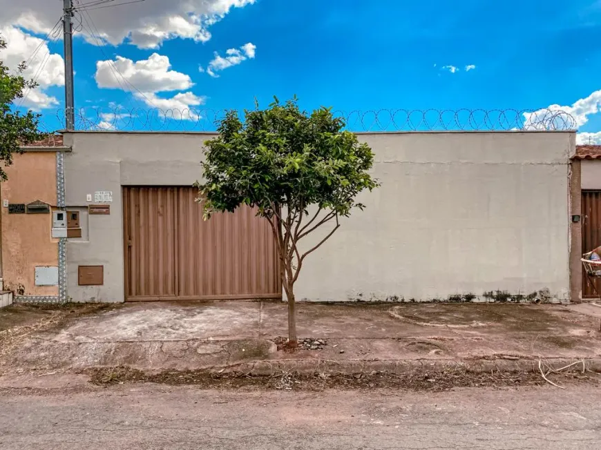 Foto 1 de Casa com 3 Quartos à venda, 150m² em Jardim Nova Esperança, Goiânia