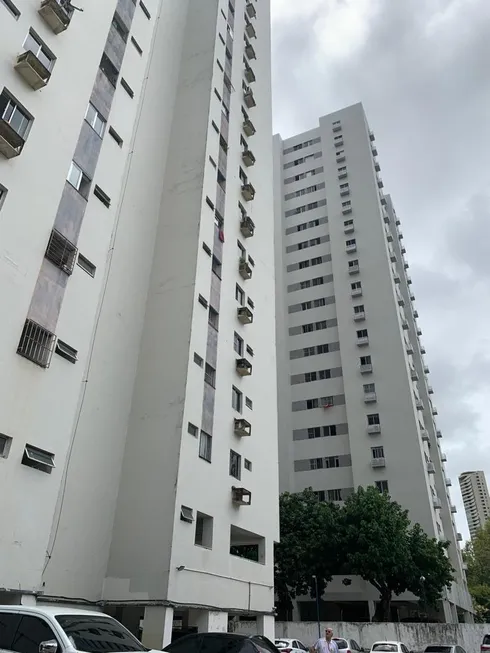 Foto 1 de Apartamento com 2 Quartos à venda, 72m² em Torre, Recife