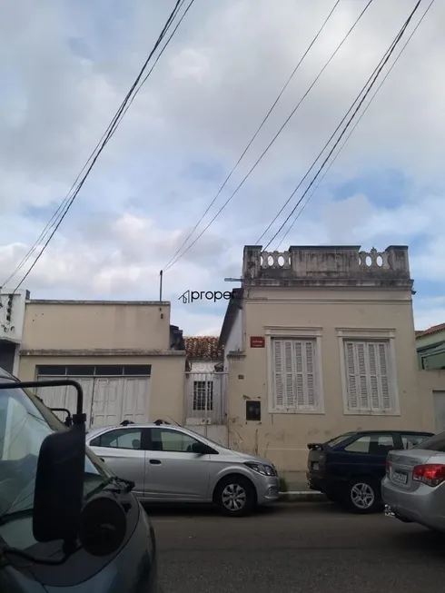 Foto 1 de Casa para alugar, 382m² em Centro, Pelotas