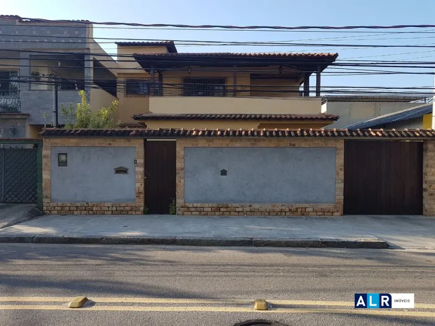 Foto 1 de Casa com 6 Quartos à venda, 450m² em Pechincha, Rio de Janeiro