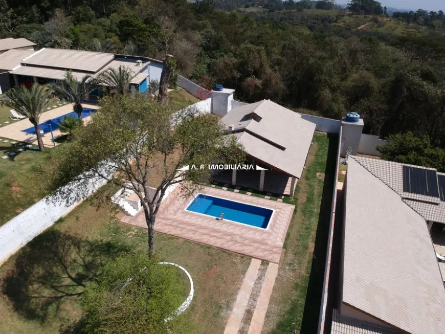 Foto 1 de Fazenda/Sítio com 3 Quartos à venda, 200m² em Mairinque, Mairinque